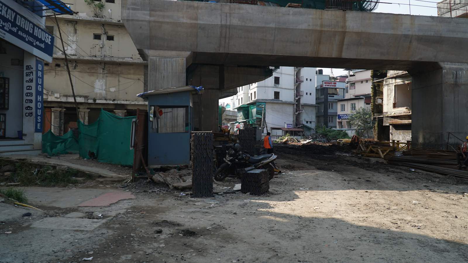 Back to Kochi, where I was staying. The walk to my hotel was extremely run down. I had to walk through a lot of construction and everywhere looked like it had been hit by an earthquake. The sidewalks were all destroyed and in disrepair. I learned only after I left Kerala that it was due to a recent and terrible flood that hit this area and put large parts of it underwater.