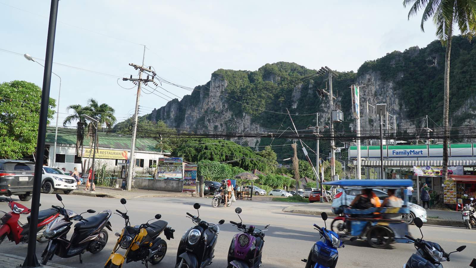 I stayed at a hostel that was just a 2 minute walk away from the ocean. I spent a lot of time walking the little side street full of restaurants and food stands, and hanging around the beach, especially since it was so hot here.