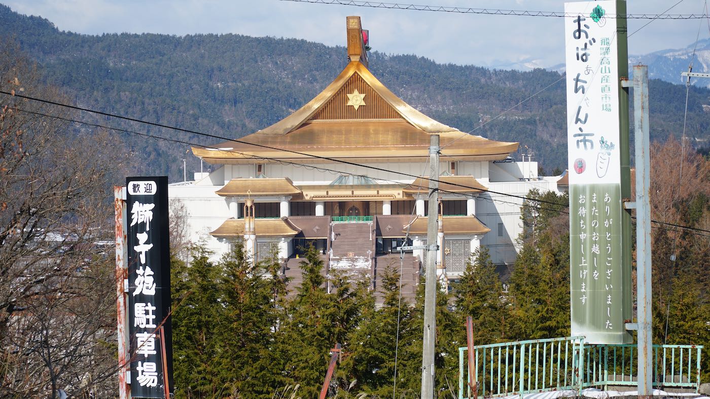 I never made it to that temple I was aiming for. Still have no idea what it is and why it's so huge. I also got a little lost on my way back, since I was just walking around without using Google Maps. I asked a person on the street for directions and we both had a good laugh trying to communicate with hand gestures, neither of us knew more than a handful of words in the other's language. Eventually I made it back to my hostel.
